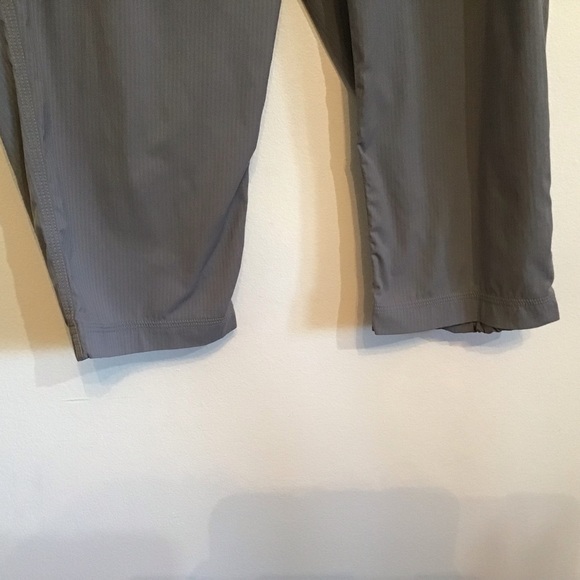 Lululemon Dance Studio Crop II (Unlined 20")
Battleship - Picture 9 of 11